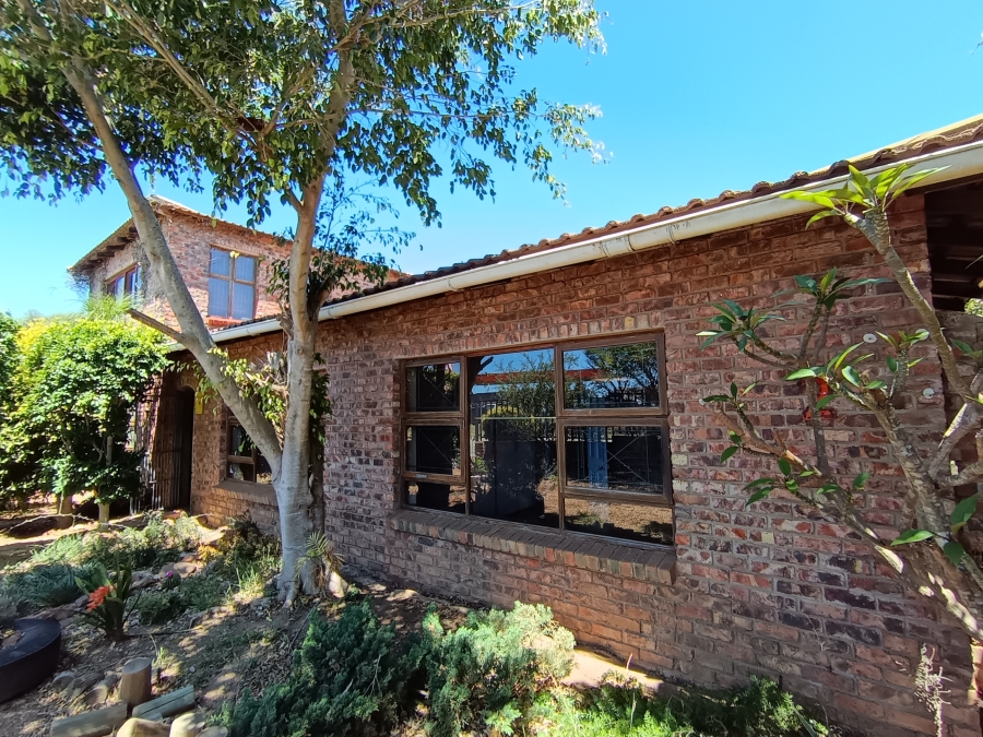 4 Bedroom Property for Sale in C Place Eastern Cape